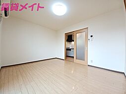 近鉄鈴鹿線 鈴鹿市駅 徒歩23分の賃貸マンション 3階1Kのリビング/ダイニング