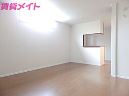 近鉄鈴鹿線 平田町駅 徒歩10分の賃貸テラスハウス 1階3LDKのリビング/ダイニング