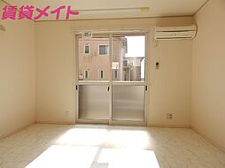 近鉄鈴鹿線 三日市駅 徒歩10分の賃貸アパート 1階ワンルームのリビング/ダイニング