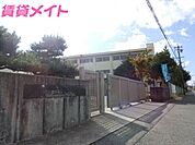 鈴鹿市立庄野小学校 859m
