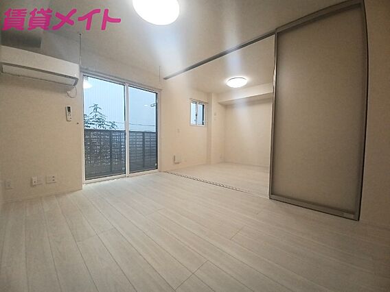 D-ROOMS_内装_2