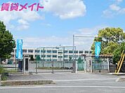 鈴鹿市立千代崎中学校 646m