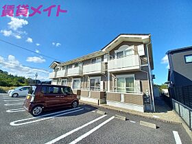 リリーアディクト  ｜ 三重県亀山市布気町（賃貸アパート1LDK・2階・41.98㎡） その1