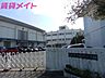 周辺：鈴鹿市立飯野小学校 882m