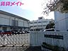 周辺：鈴鹿市立飯野小学校 675m