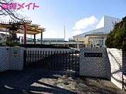 亀山市立亀山幼稚園 1704m