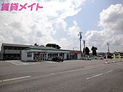 ファミリーマート亀山羽若店 395m