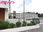 亀山市立関小学校 74m