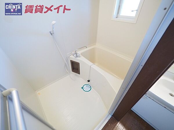 浴室：同タイプ部屋写真です。