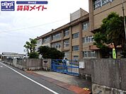 津市立育生小学校 767m