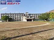 津市立東橋内中学校 206m