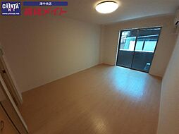 グレーシア 1階1Kのリビング/ダイニング