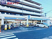 ローソン近鉄江戸橋駅前店 574m