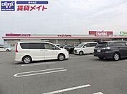 ファミリーマート 津結城神社前店 300m