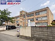 津市立一身田小学校 2064m