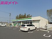 ファミリーマート鈴鹿下箕田店 2257m