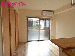 居間