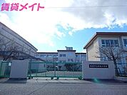 鈴鹿市立桜島小学校 1221m