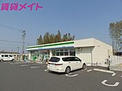 ファミリーマート鈴鹿下箕田店 1877m