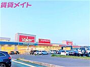 バロー鈴鹿店 689m
