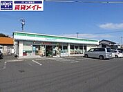 ファミリーマート鈴鹿三日市店 730m