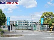 鈴鹿市立千代崎中学校 875m