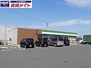 ファミリーマート鈴鹿神戸三丁目店 492m