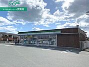 ファミリーマートいせ大湊店 885m