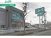 ニトリ伊勢店 777m