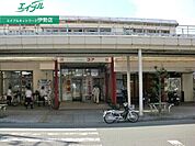 ぎゅーとらコア店 1081m