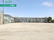 伊勢市立御薗小学校 136m