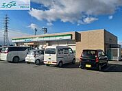 ファミリーマート三雲柳原店 529m