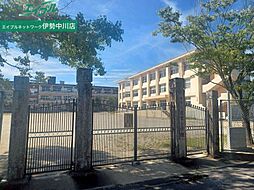津市立栗葉小学校 1807m