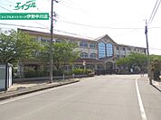 津市立誠之小学校 1400m