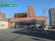 セブンイレブン津市久居駅前店 687m