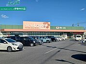ぎゅーとらラブリー持川店 830m