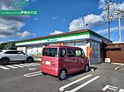 ファミリーマート嬉野中川店 326m
