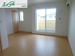 ヴェルサイユ 2階2LDKのリビング/ダイニング