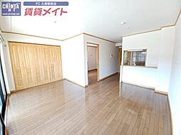 近鉄山田線 伊勢中川駅 徒歩5分の賃貸マンション 1階2LDKのリビング/ダイニング