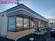 セブンイレブン津市雲出本郷町店 890m