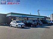 ファミリーマート津久居野村店 993m