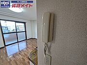 同一物件の別部屋の写真です。