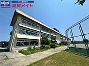 津市立敬和小学校 274m