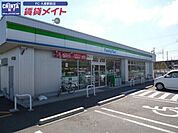 ファミリーマート津岩田町店 222m
