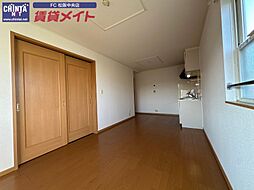 JR紀勢本線 六軒駅 徒歩35分の賃貸アパート 2階2LDKのリビング/ダイニング