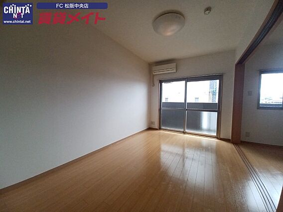 アンジュー_内装_0