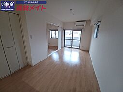 近鉄山田線 松ヶ崎駅 徒歩17分の賃貸マンション 5階1LDKのリビング/ダイニング