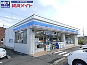 ローソン 松阪石津町店 700m