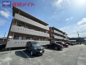 三重県伊勢市佐八町（賃貸マンション3LDK・3階・66.00㎡） その1