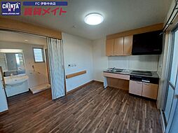 JR参宮線 五十鈴ケ丘駅 徒歩29分の賃貸マンション 3階1DKのリビング/ダイニング